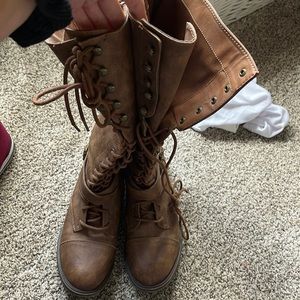 Lace up brown boots